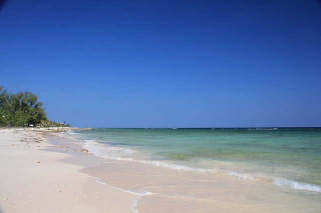 m_Public Beach south coast Cayman Brac2