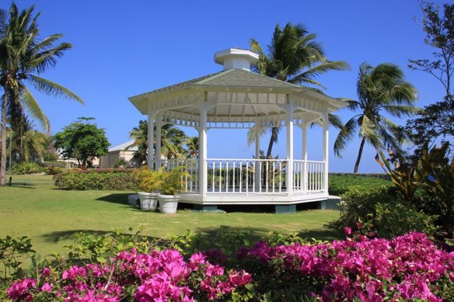 m_Pedro St James gardens