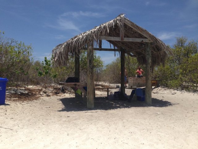 m_Shade on no name beach