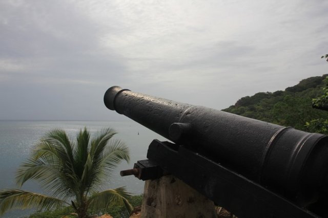 m_Canon Warwick Fort2