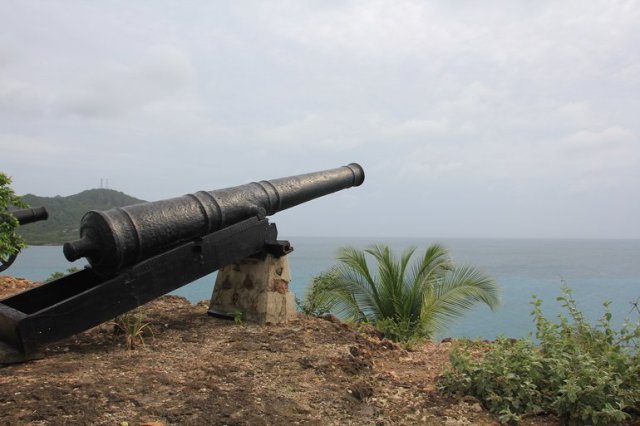 m_Canon Warwick Fort3