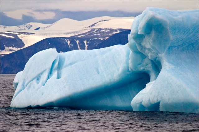 4200-berg-and-backdrop