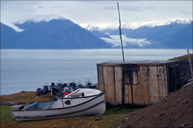 4265-life-at-pond-inlet