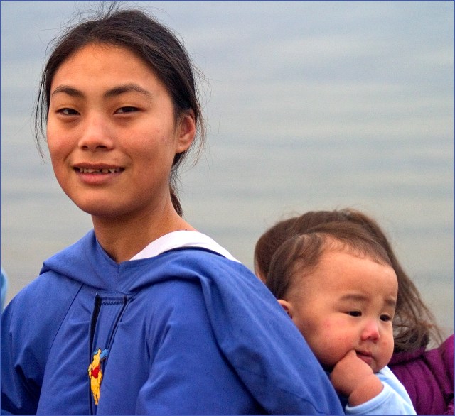 4270-mum-and-papoose