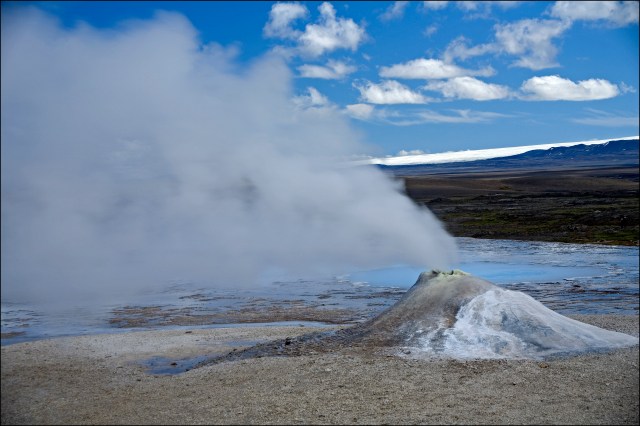 5081-geyser-and-glacier