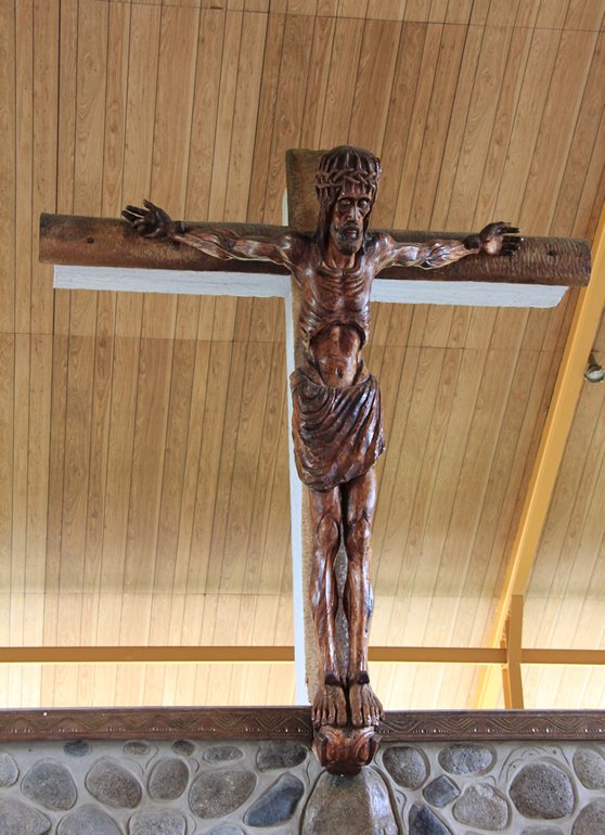 m_Carvings Ua Pou church