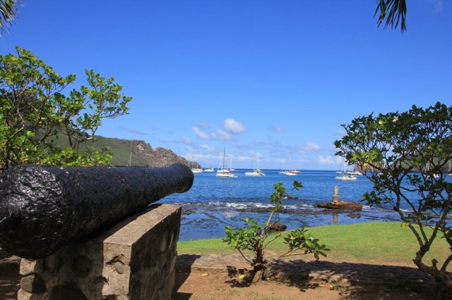 m_Nuku Hiva busy anchorage