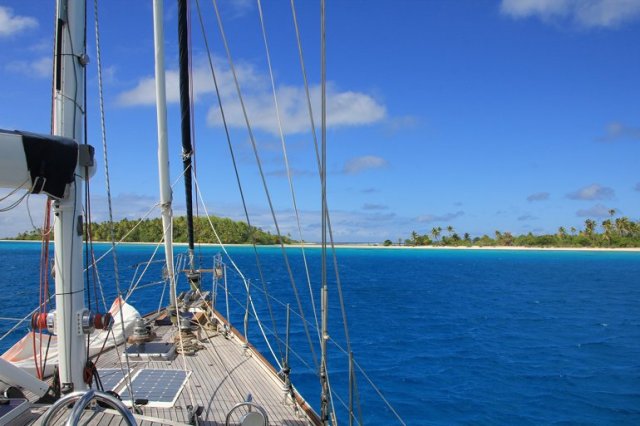 m_Anchored SE Kauehi